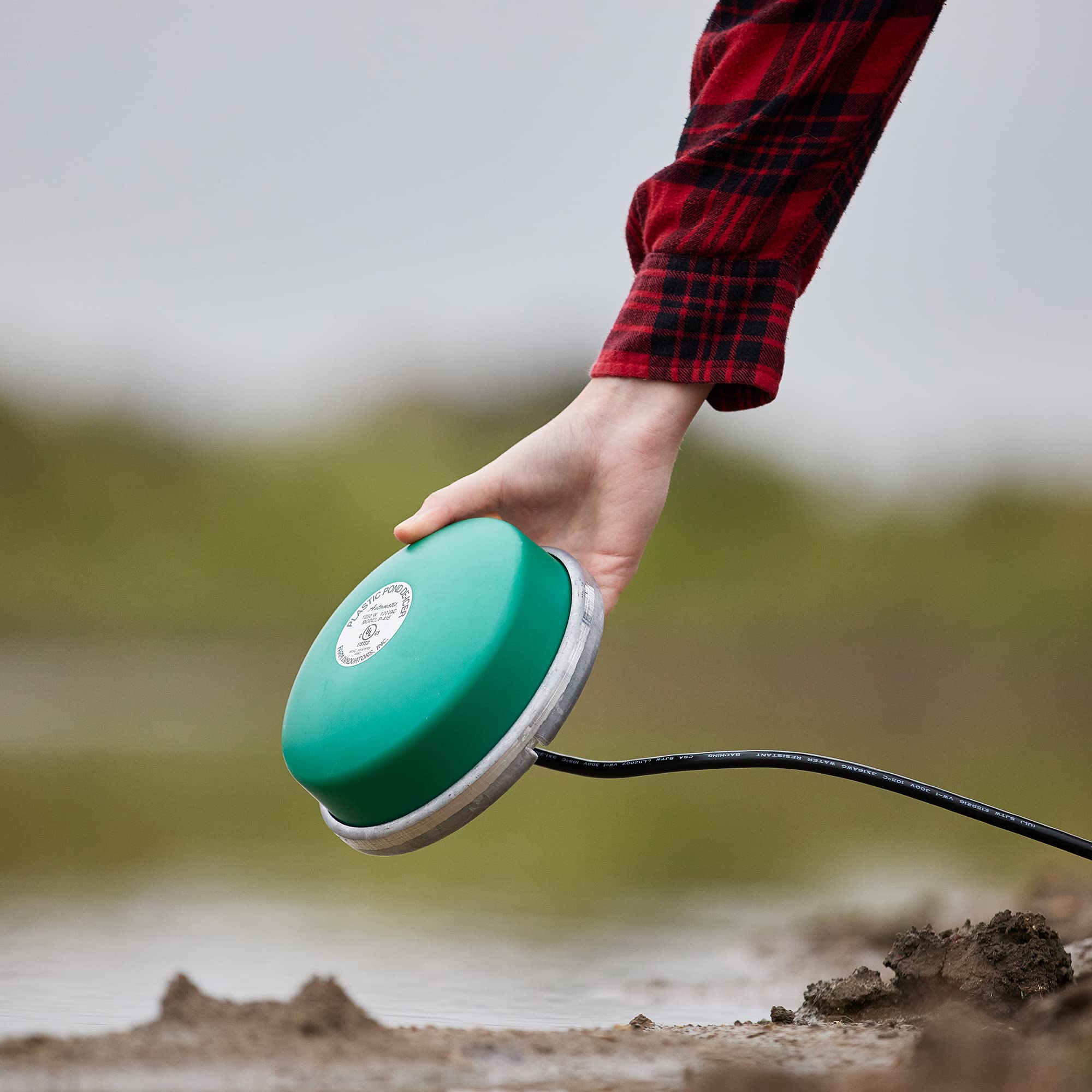 10-foot grounded cord from Farm Innovators for safer outdoor use.