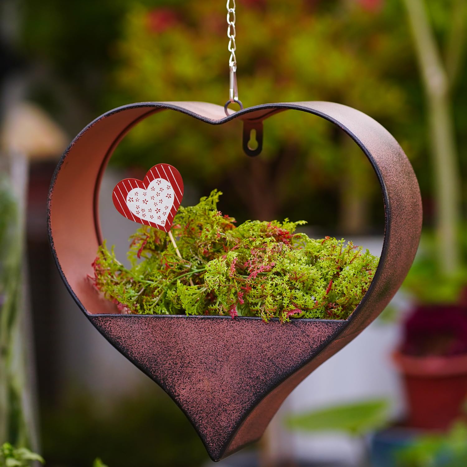 Fashionoda metal heart planter wall hanger with a 12-inch chain adds vintage charm