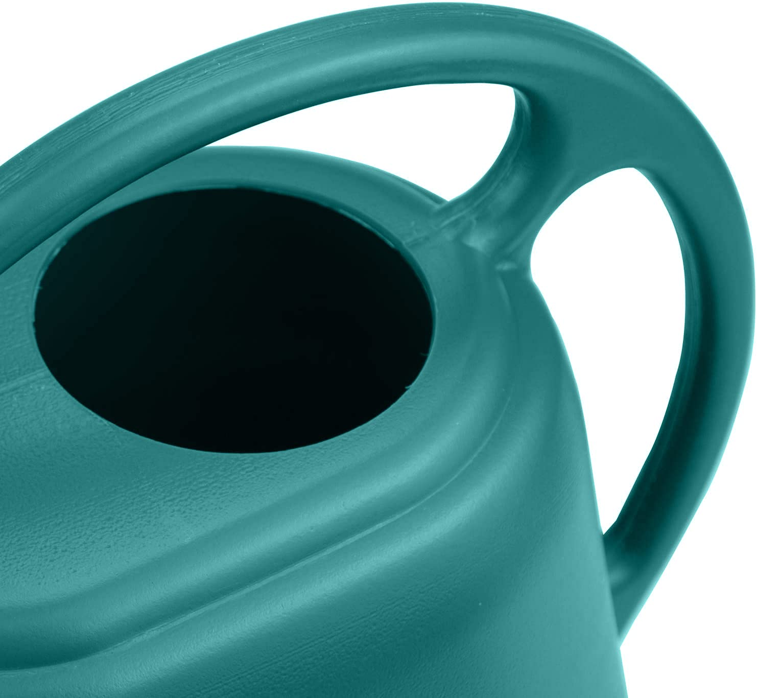 Fasmov ergonomic handle enables comfortable, controlled pouring during garden tasks.