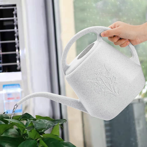 Fasmov 1-gallon capacity reduces refills during plant care sessions.