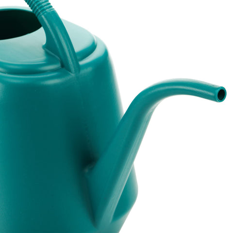 Fasmov long spout design aids accurate watering between foliage.