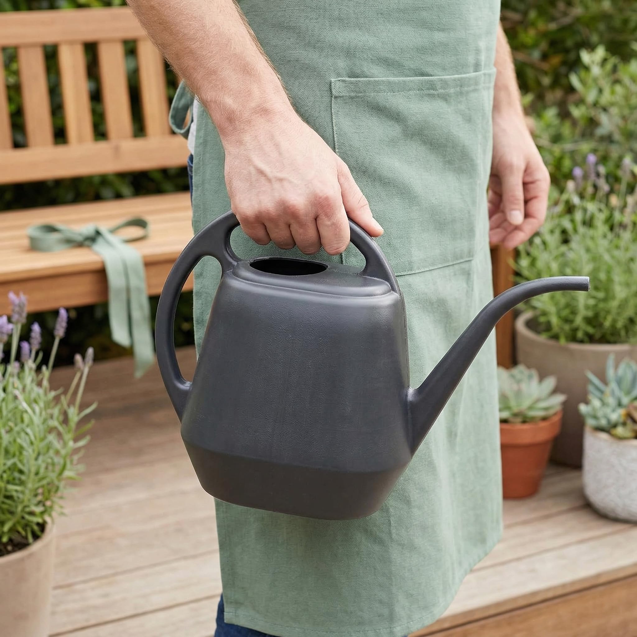 Fasmov capless design allows quick filling and less hassle.