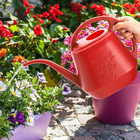 Fasmov 1-gallon capacity reduces refills during garden tasks.