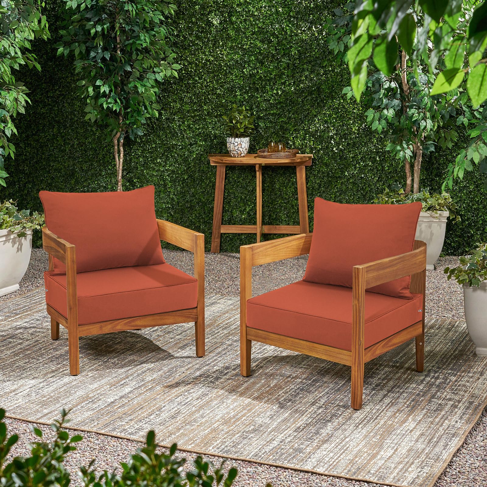 Favoyard cushions feature durable seams for long-lasting outdoor use