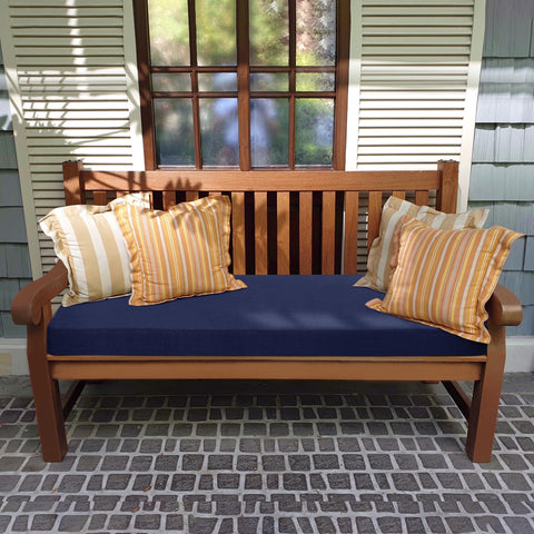 Favoyard cushion hidden zip detail prevents rainwater intrusion.