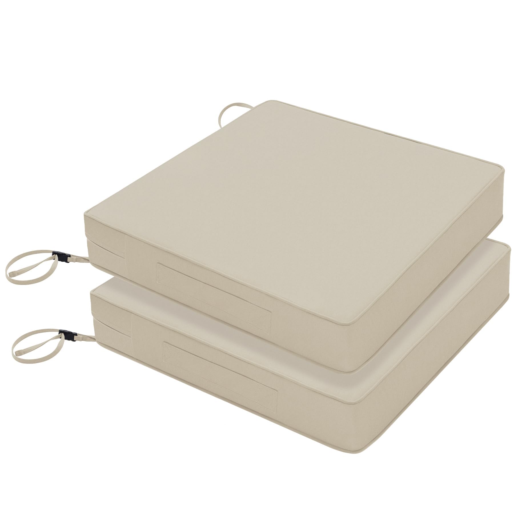 Machine-washable cover on Favoyard cushions for easy maintenance