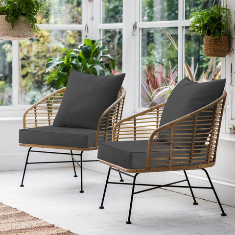 Favoyard detailed stitching and seams for durable outdoor durability