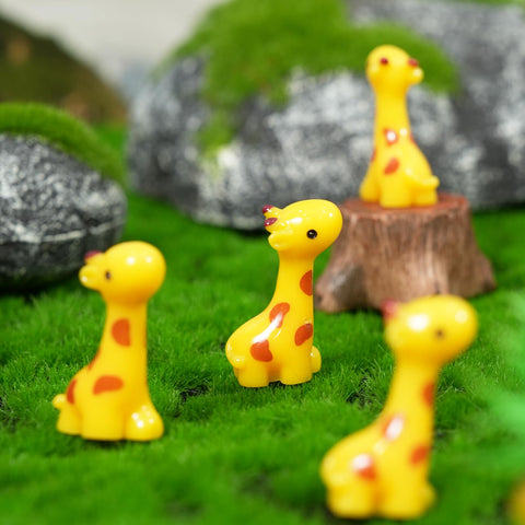 FCKLVMC giraffe garden landscape figure enhances micro scenes with subtle charm