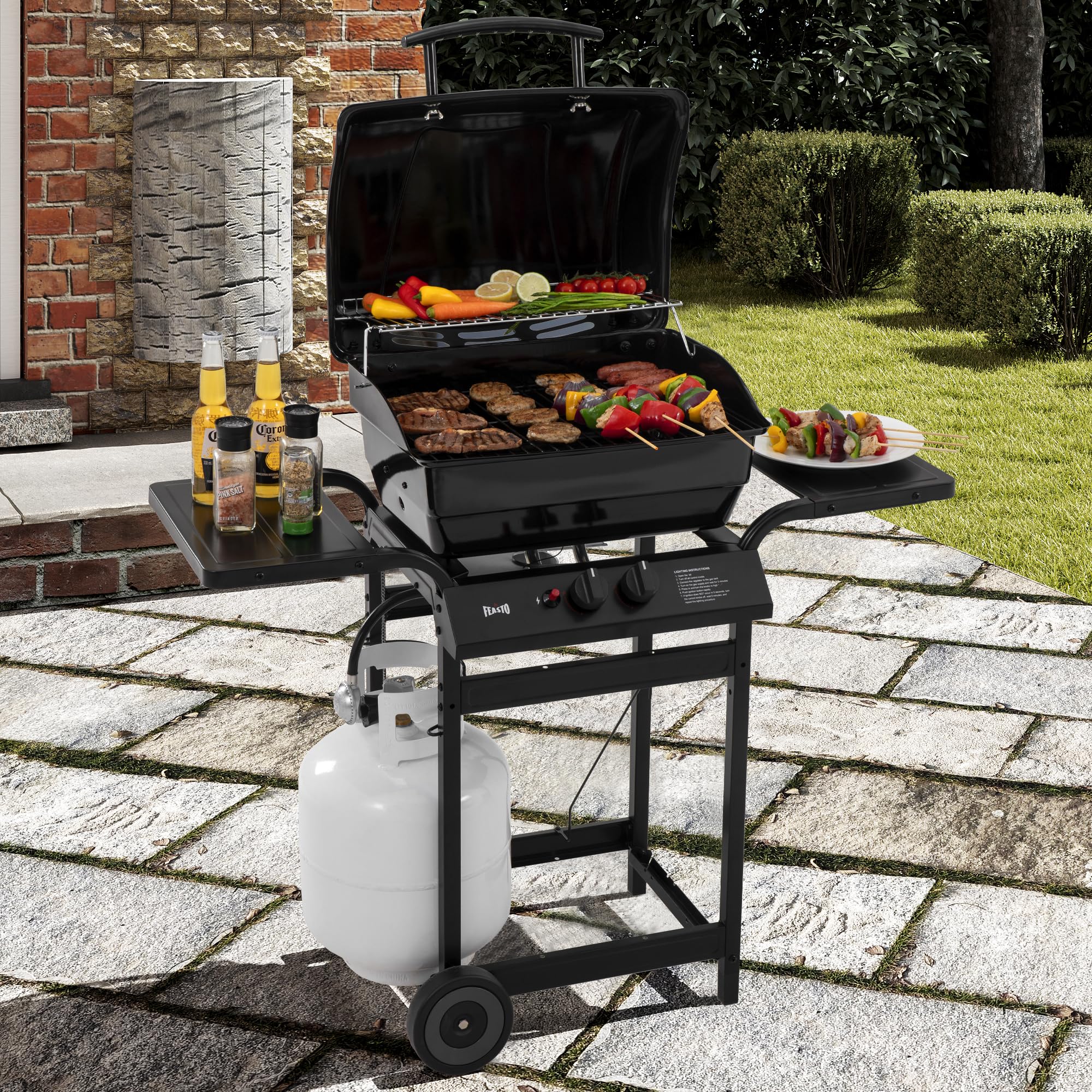 Feasto exterior view highlights rugged porcelain-enamel body for long-lasting outdoor use.