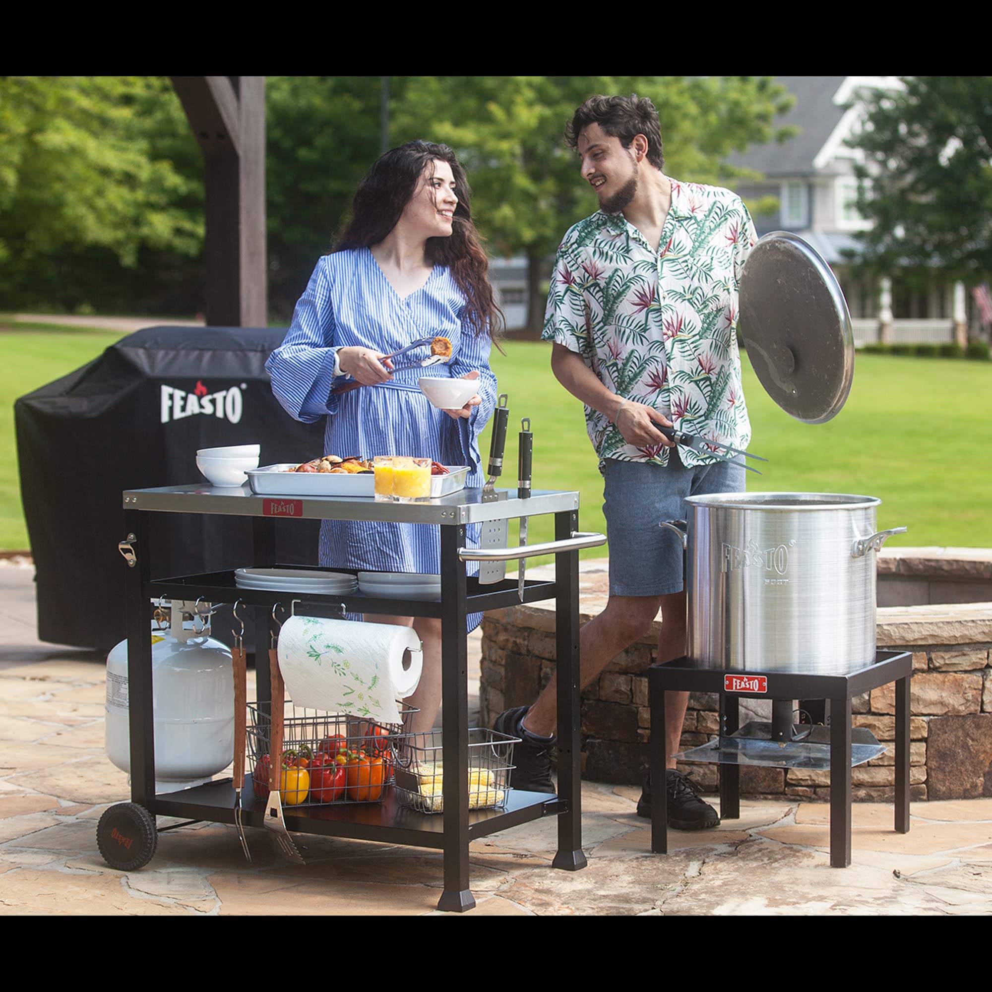 Feasto side rack and tank hook for convenient accessory mounting