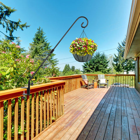 FEED GARDEN 31-Inch hook reduces clutter and keeps decor within reach.