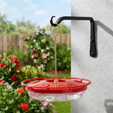 FEED GARDEN lightweight design allows easy hanging and repositioning.