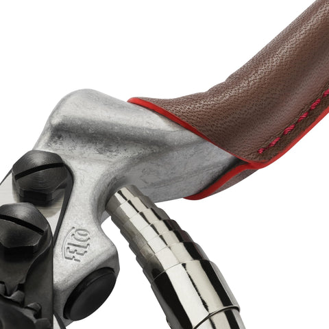 FELCO 6 Elite thumb-catch enabling rapid mid-opening cuts