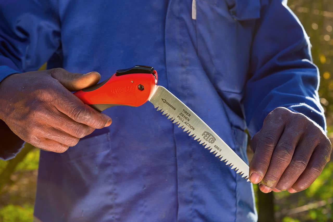 Ergonomic non-slip handle provides comfortable grip on FELCO F600.