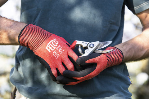FELCO 7 forged aluminum handles provide strength and light weight.
