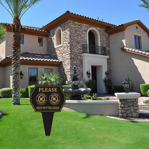 Felexdo weatherproof yard sign stands up to outdoor elements.