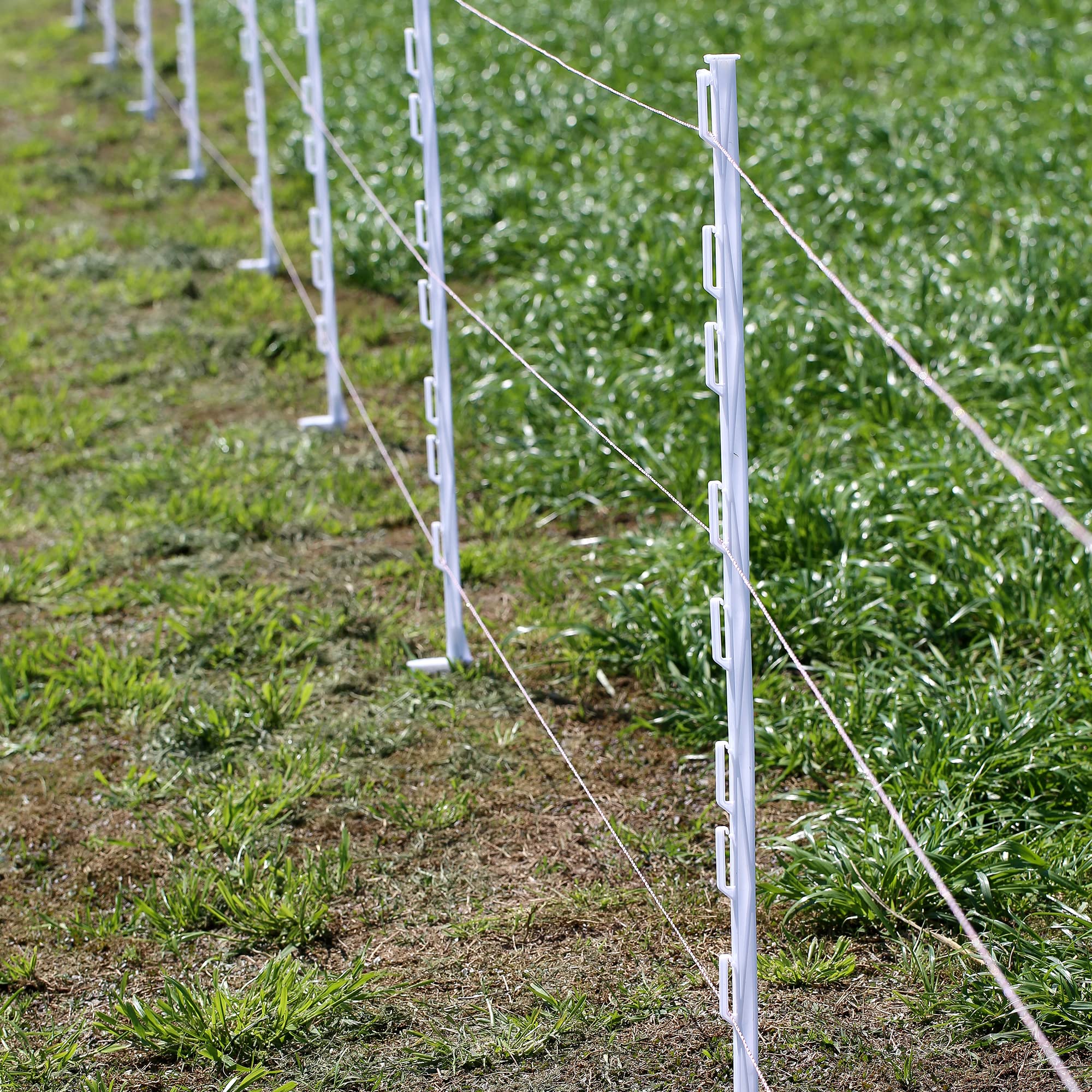 FENCE SHOCK FENSMILE eight clip heights illustrated on post