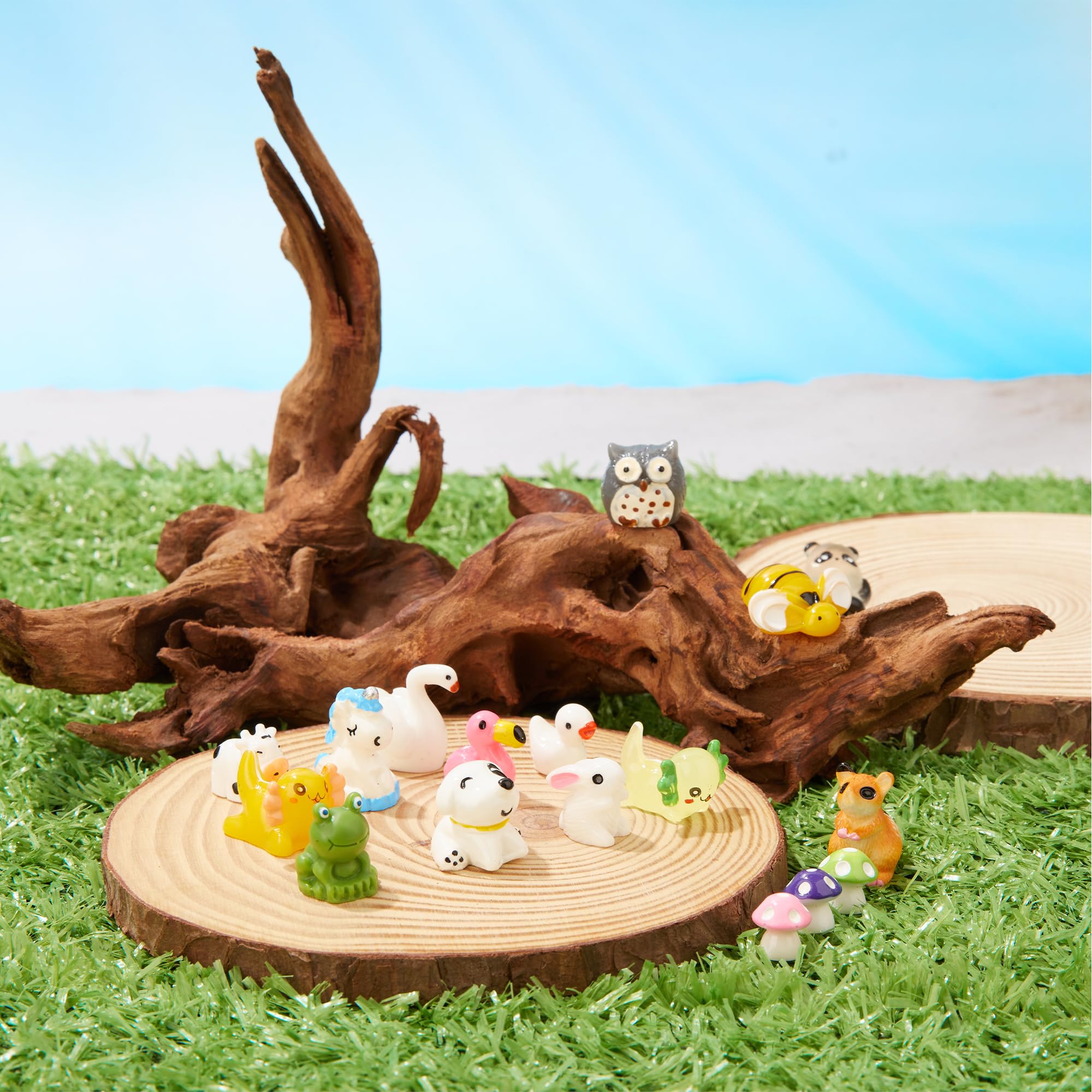 Fensong miniature terrarium decor features tiny resin animals.
