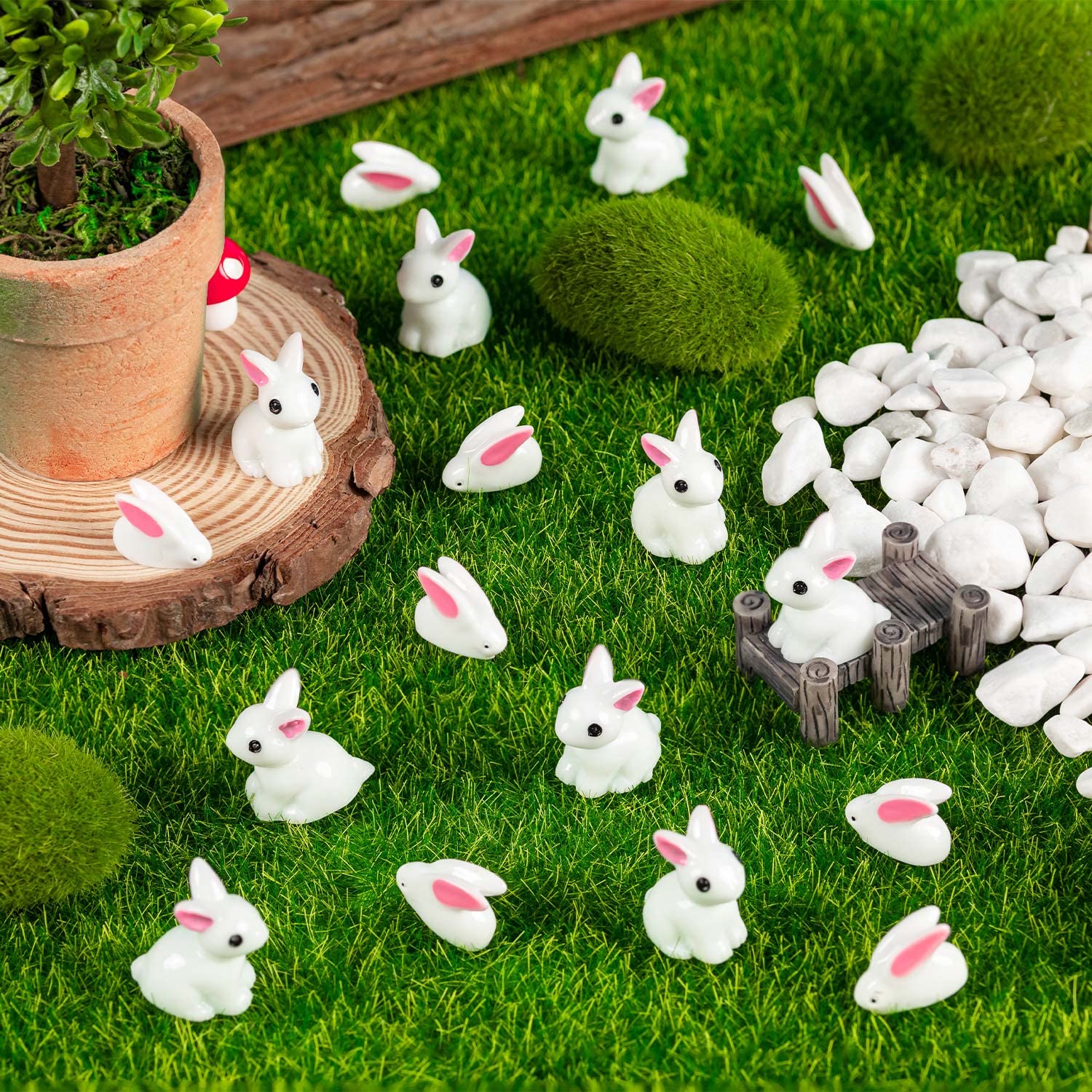 FFNIU bunny cake toppers add charm to celebrations and desserts.