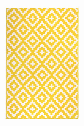 FH Home outdoor rug easy to hose off after use.