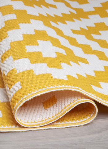 FH Home UV-resistant colors stay bright on decks.