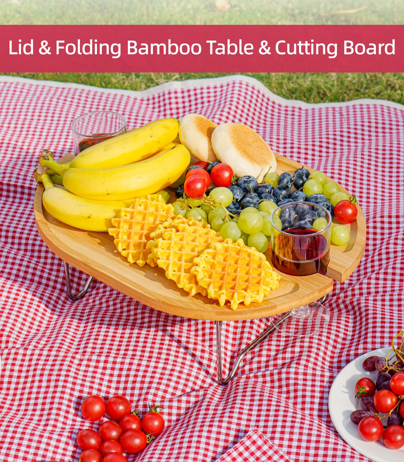 Filano cutlery and plastic wine glasses for two enable easy outdoor dining.