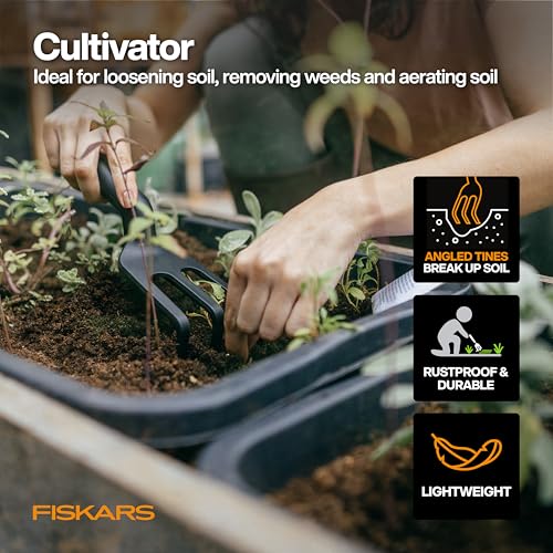 Fiskars breathable garden gloves for long gardening comfort.