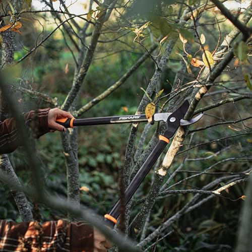 Fiskars lopper rust-resistant coating minimizes sap buildup for smoother cuts