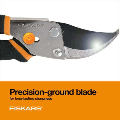 Fiskars pruning shears cut capacity for 5/8 inch branches in action