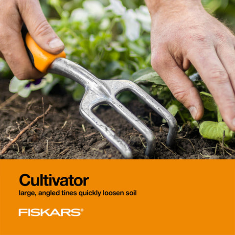 Fiskars Cultivator for loosening soil and aerating beds.