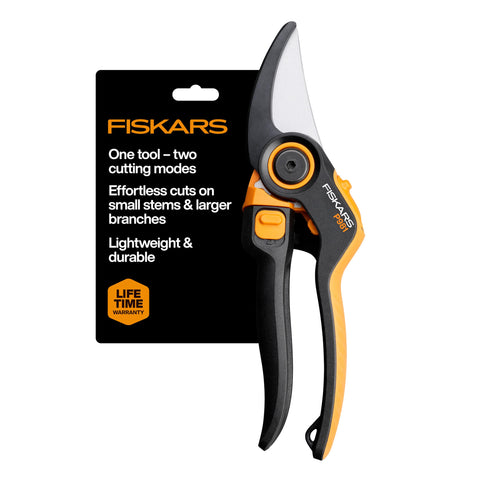 Fiskars DualAction Pruner S-mode closeup for precise cuts on slender stems