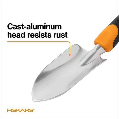 Fiskars Ergo Trowel ergonomic grip enhances comfortable gardening sessions.