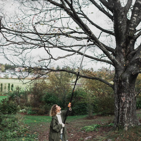 Fiskars sliding handle provides comfortable pruning action.