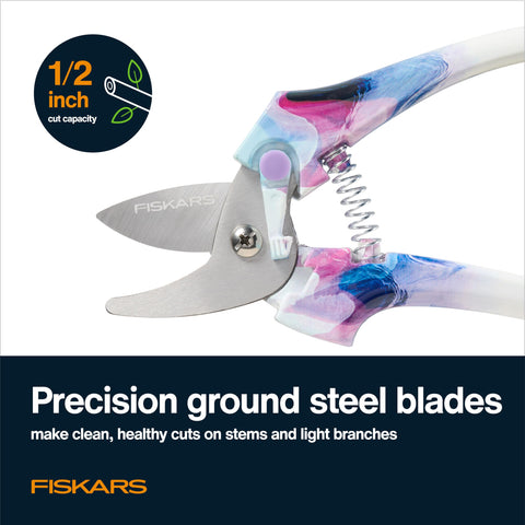 Fiskars Explore Bypass Pruner handle and blade showing lightweight design