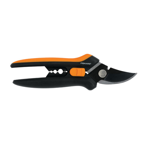 Fiskars Floral Pruner blade close-up shows a sharp bypass blade for precise florals