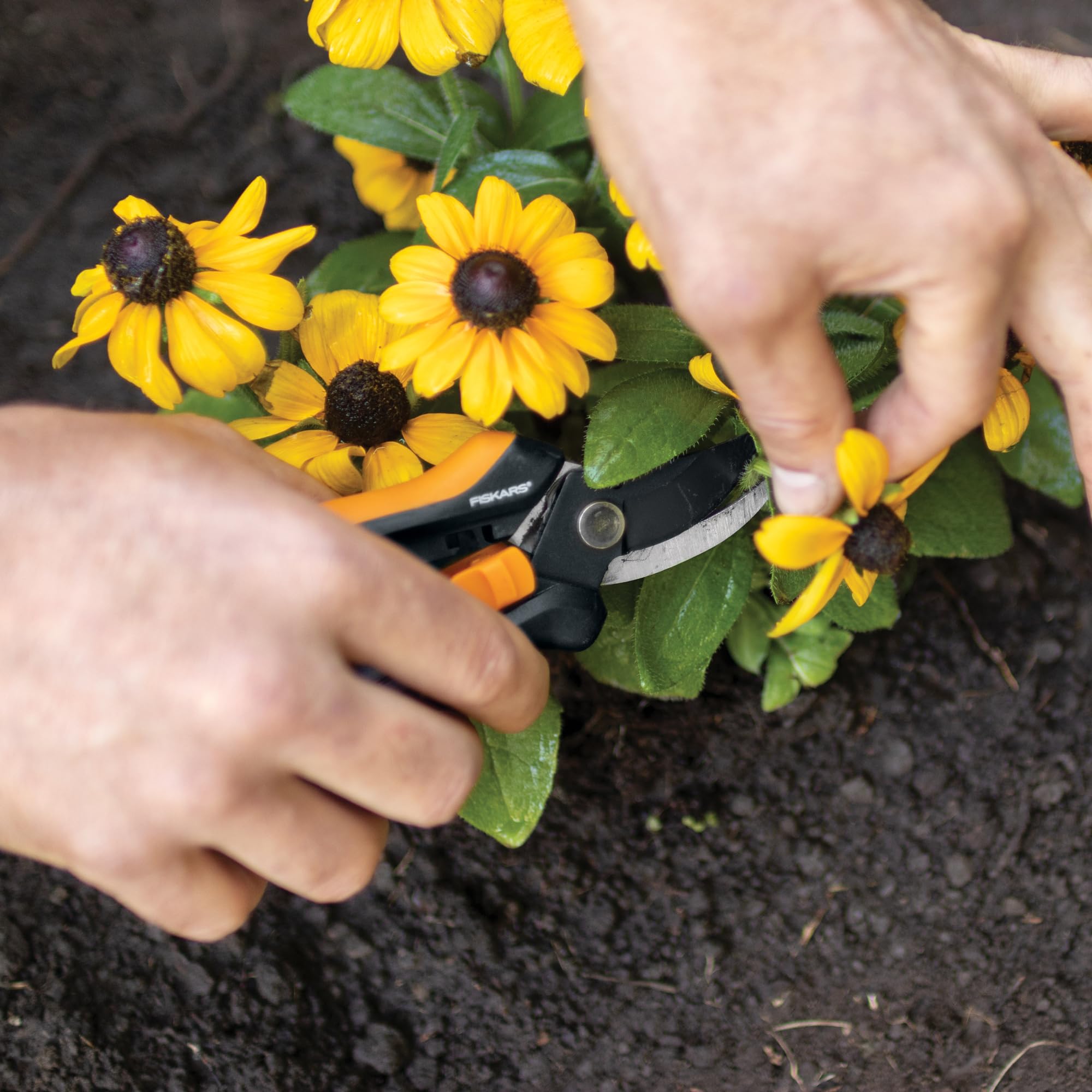 Fiskars Floral Pruner easy-open lock in safety position