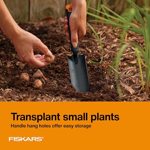 Fiskars rust-resistant steel heads withstand tough soils and weather