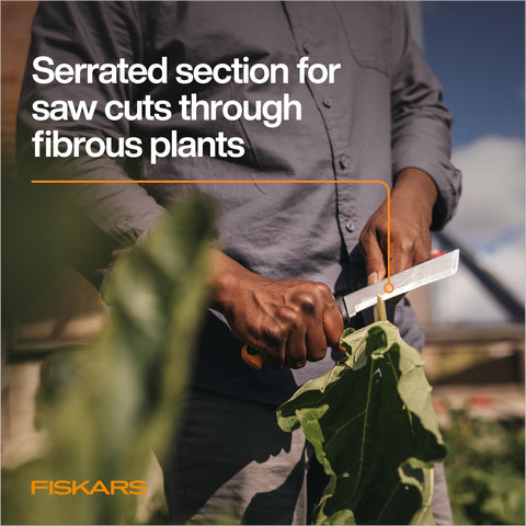 Fiskars Harvesting Knife extended tang enhances durability and control during cuts.