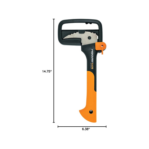 Fiskars Hookaroon protective sheath shields blade during transport.