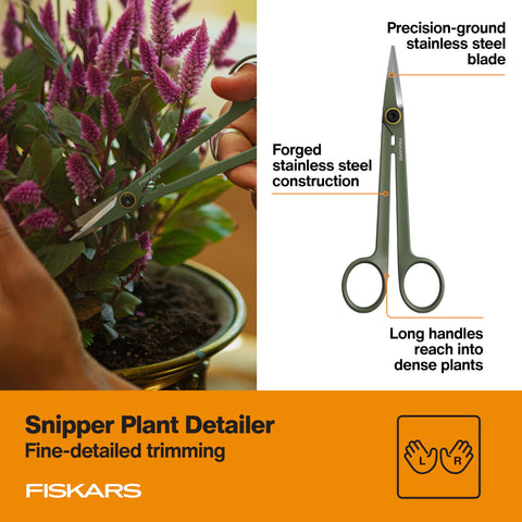 Fiskars stem stripper built into the tool simplifies pruning prep.