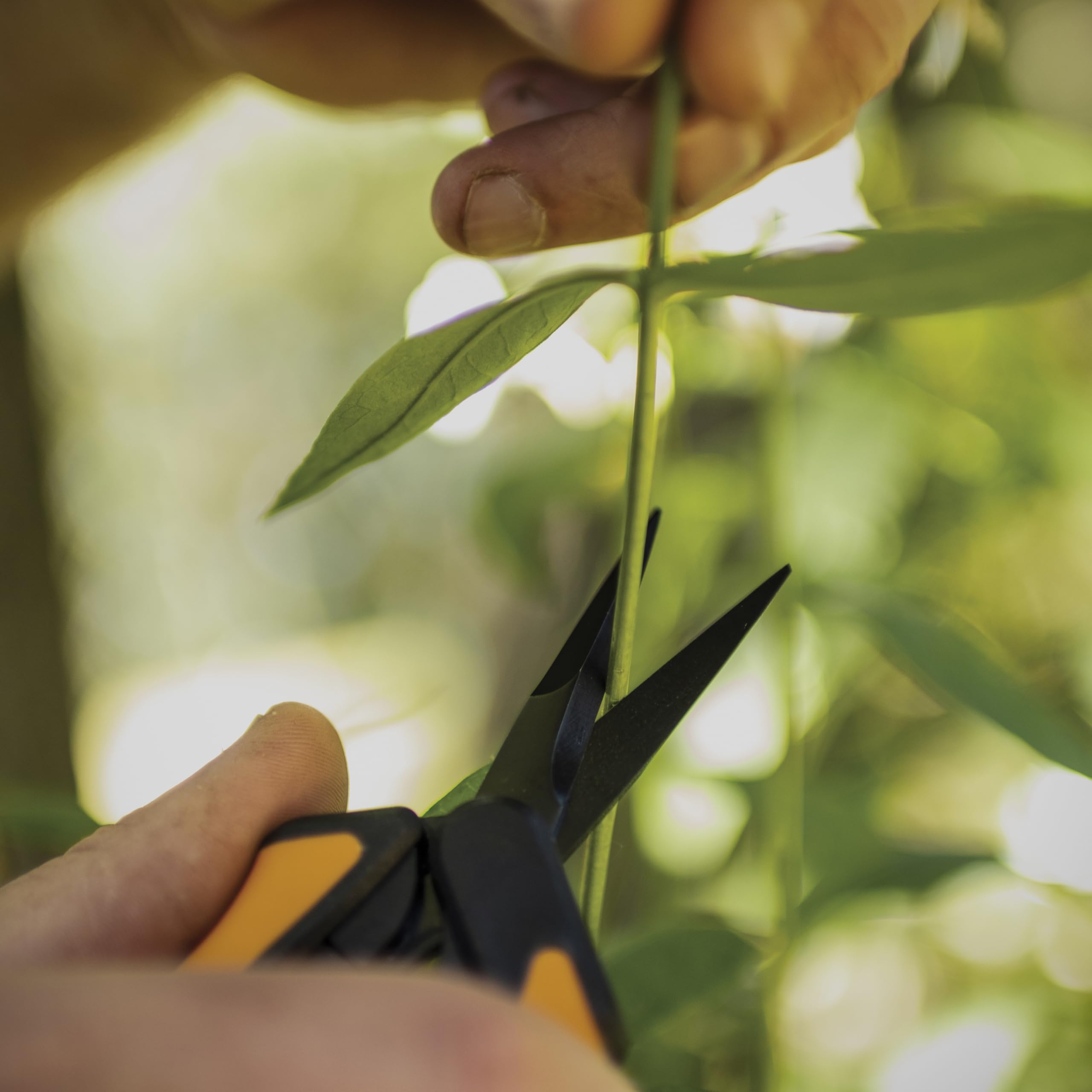 Fiskars two-pack highlighting included blade covers and features