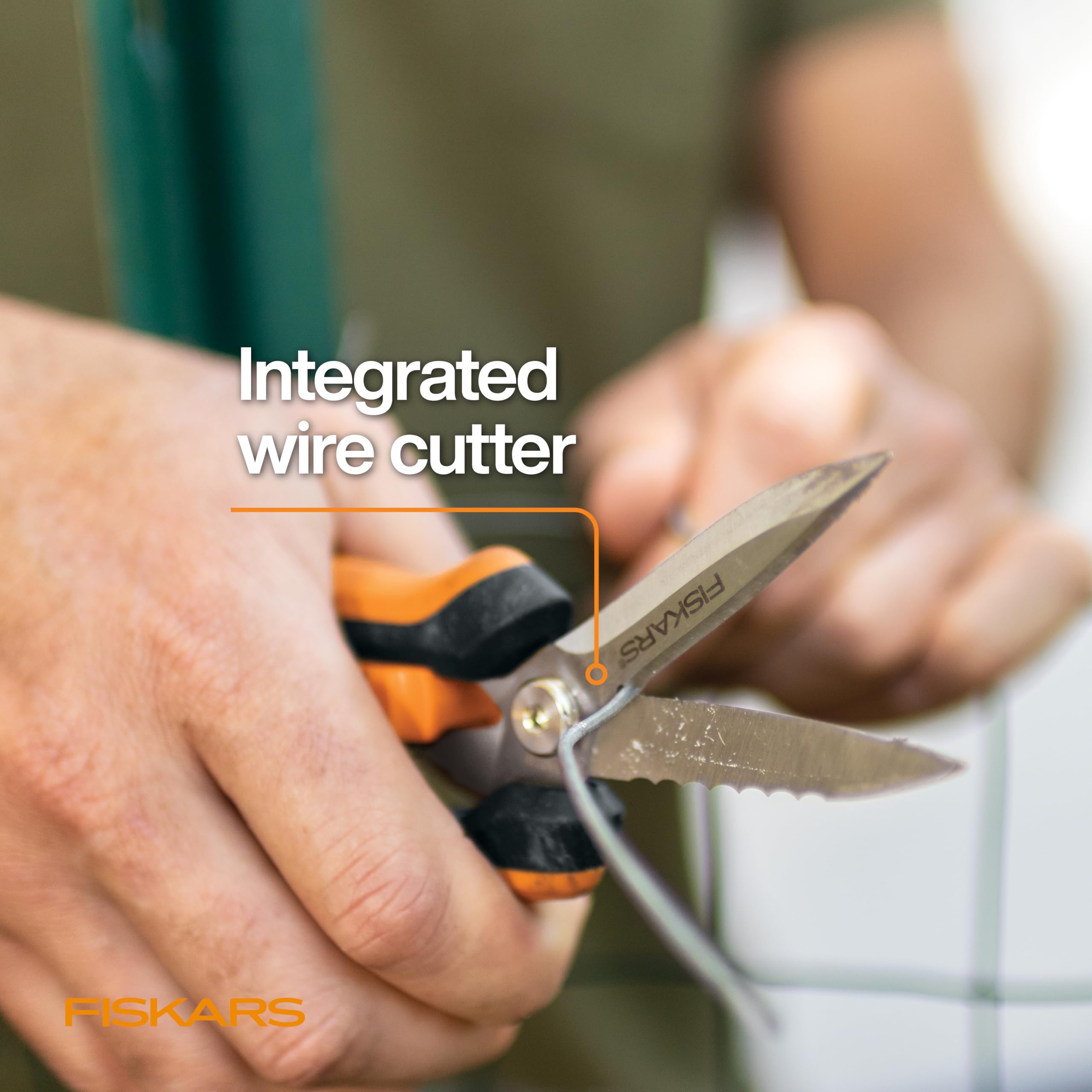 Fiskars blade with non-stick coating reduces sticking during use.