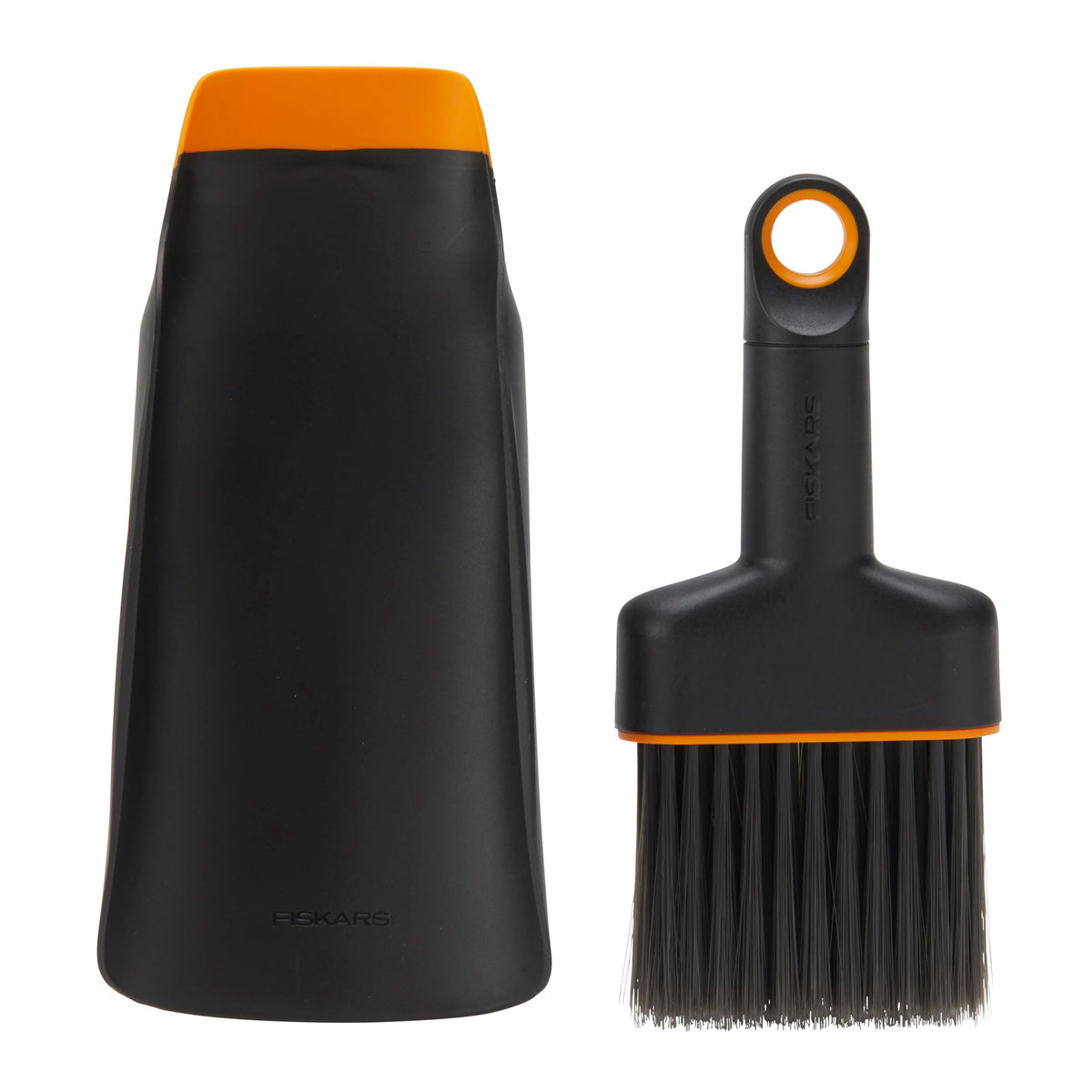 Fiskars Planting Soil Scoop & Brush Set narrow end for precise digging in pots