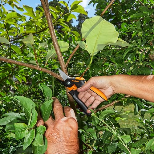 Fiskars PowerGear2 DuraFrame body in use demonstrates strength with light feel
