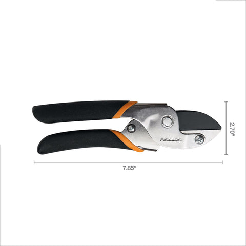 Ambidextrous design in Fiskars pruner suitable for both hands.