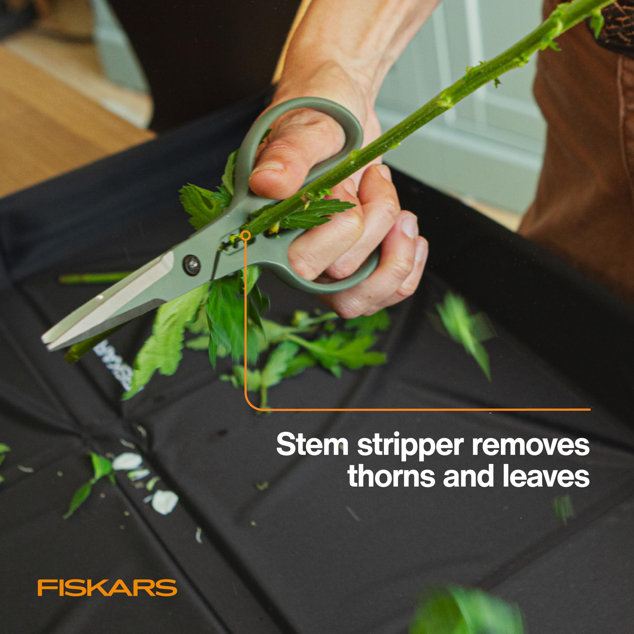 Fiskars Shaper Plant Shears forged-stainless-steel blades resist corrosion for daily indoor use
