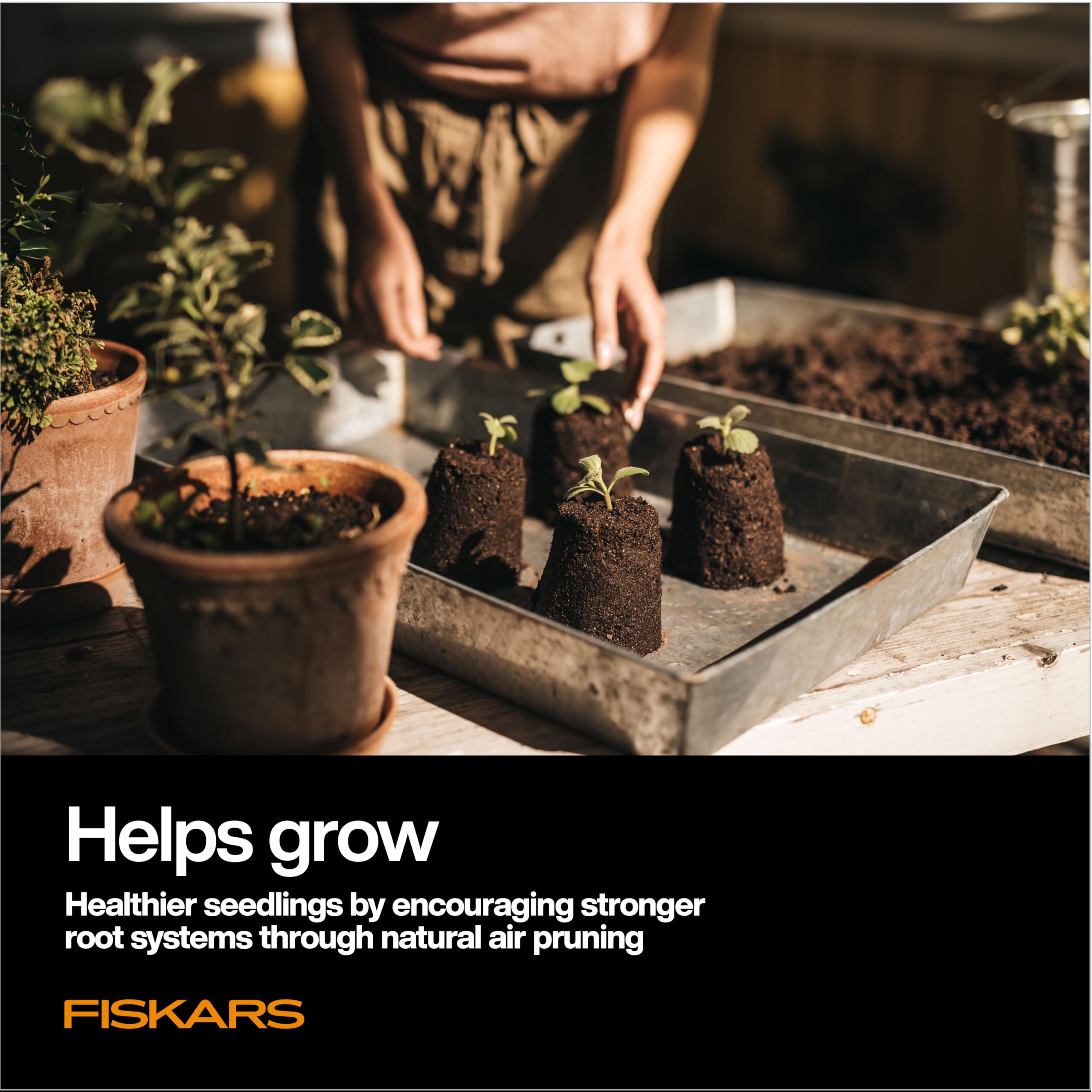 Fiskars soil block top-hole focus enables quick seed placement