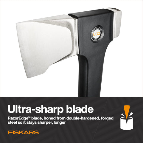 Fiskars Ultra Splitting Axe U32 fibercomp shaft shows lightweight strength and resilience.