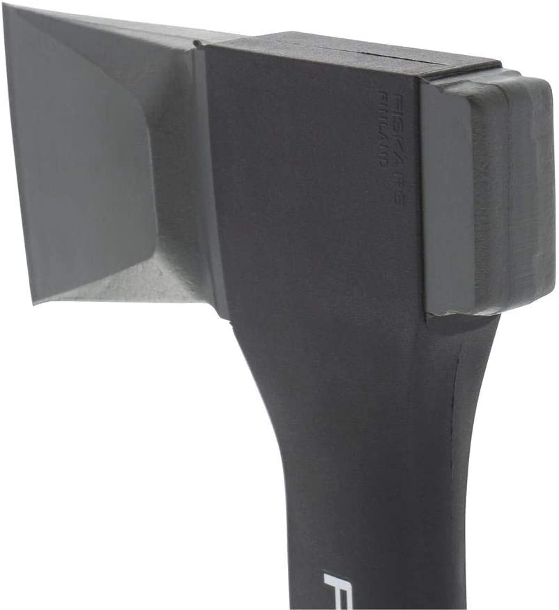 Fiskars X11 weather-resistant FiberComp handle standing up to rain and sweat