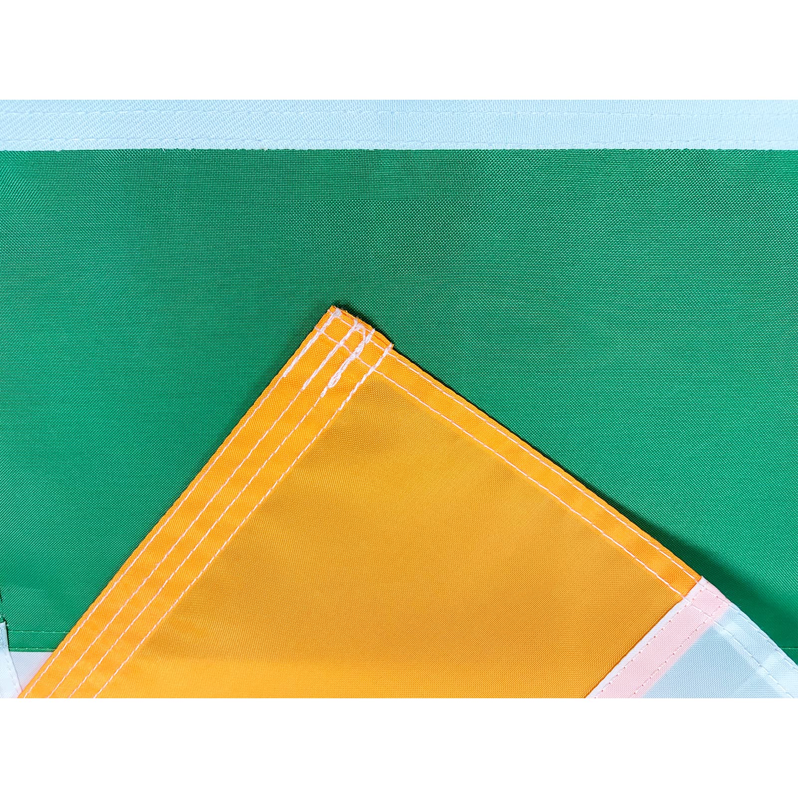 FLAGPARK Irish flag four rows on fly hem boost durability